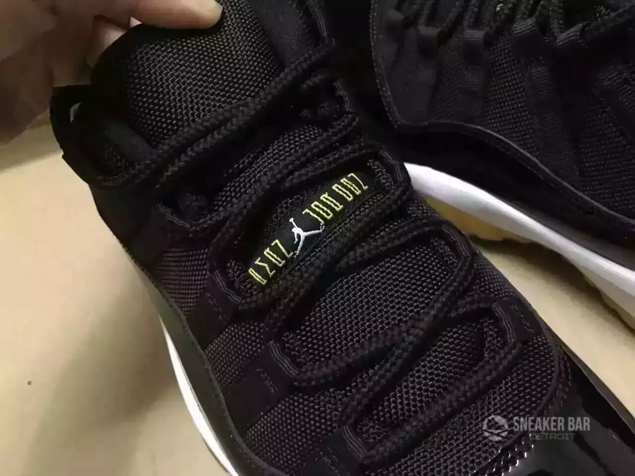 Air Jordan 11 Retro Düşük Siyah Sakız