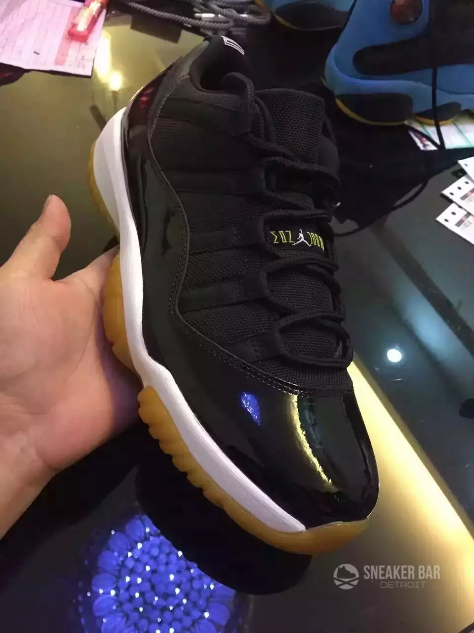 Air Jordan 11 Retro Niska Czarna Guma