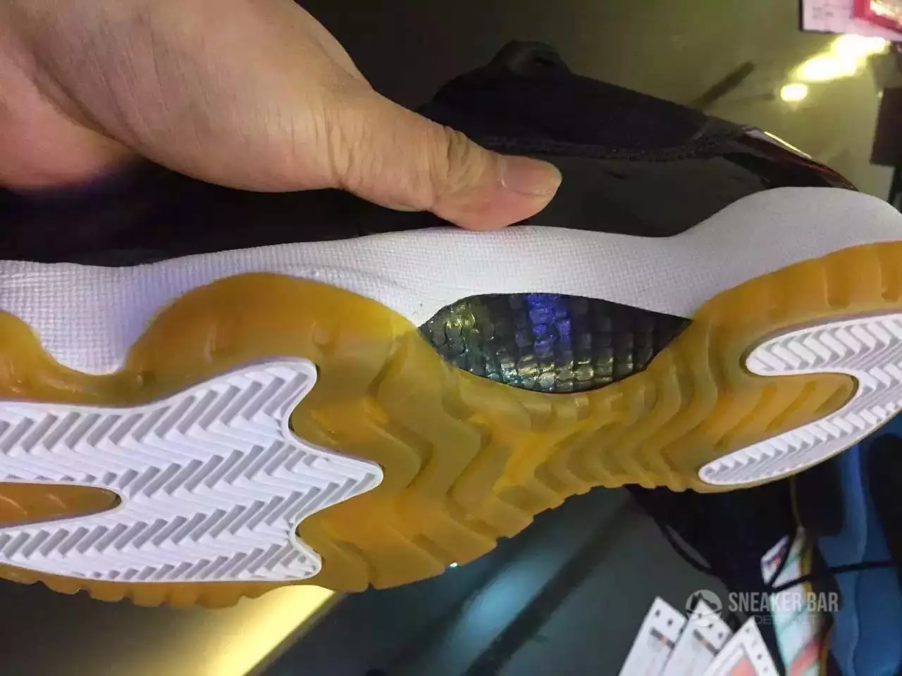 Air Jordan 11 Retro Low Zwart Gum