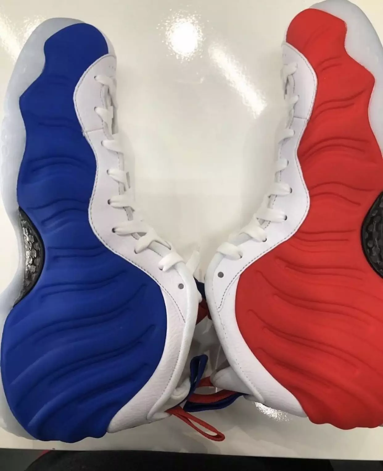 Nike Air Foamposite One USA 4th of July تاريخ الإصدار