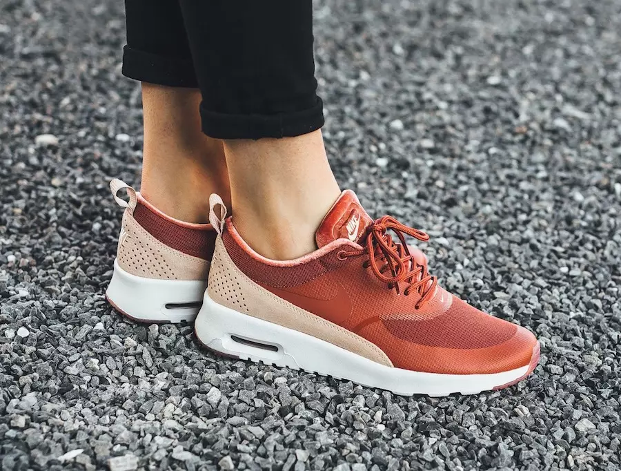 Nike WMNS Air Max Thea LX Tozlu Şeftali