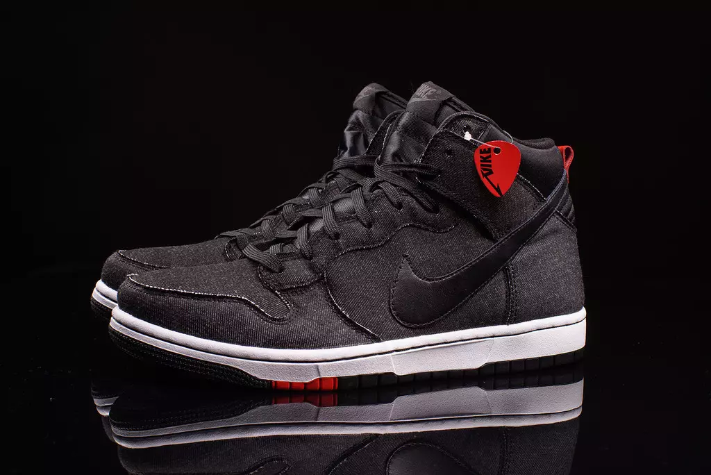 Denim Hitam Nike Dunk CMFT