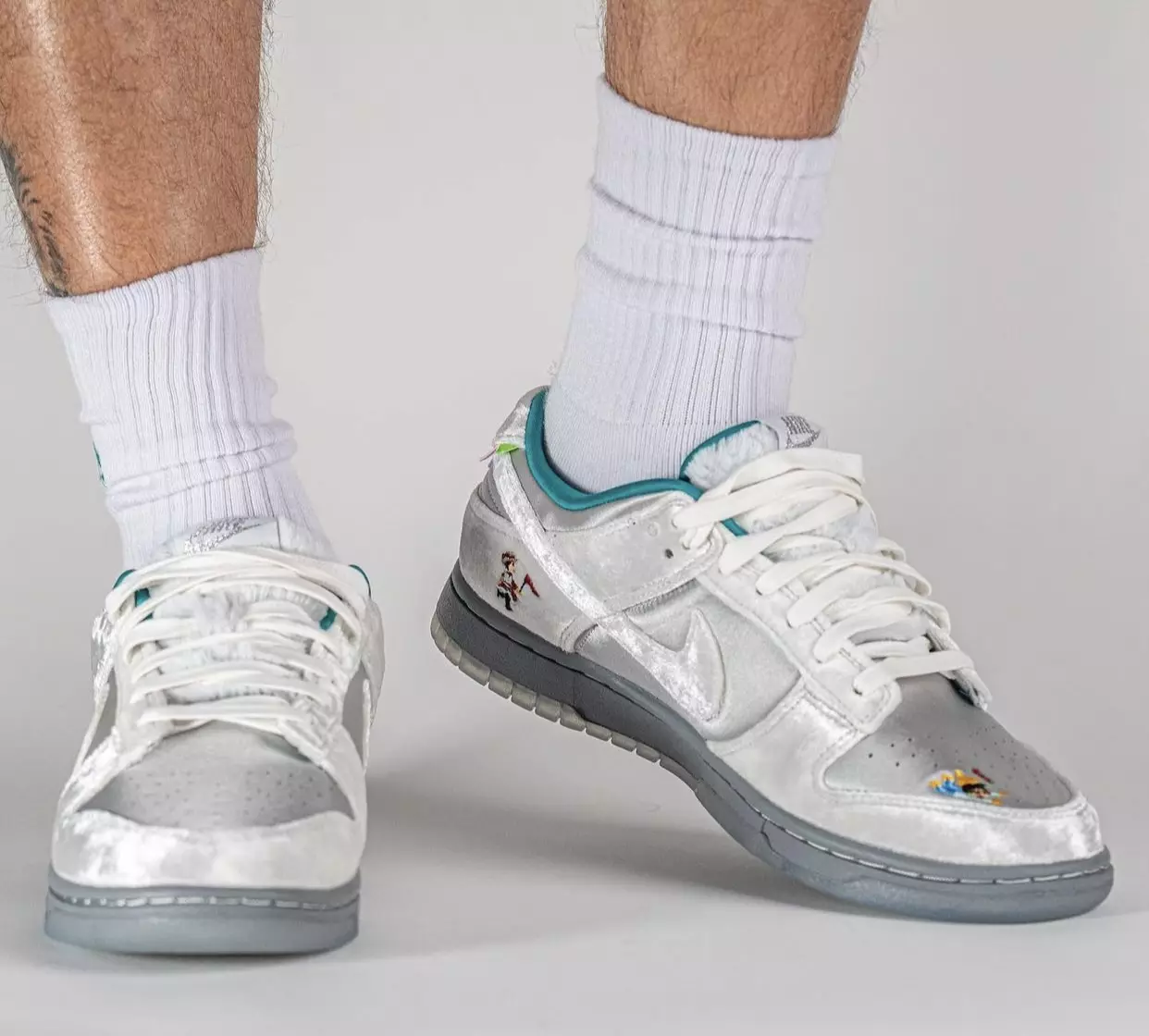 تاریخ انتشار Nike Dunk Low Ice DO2326-001 On-Feet