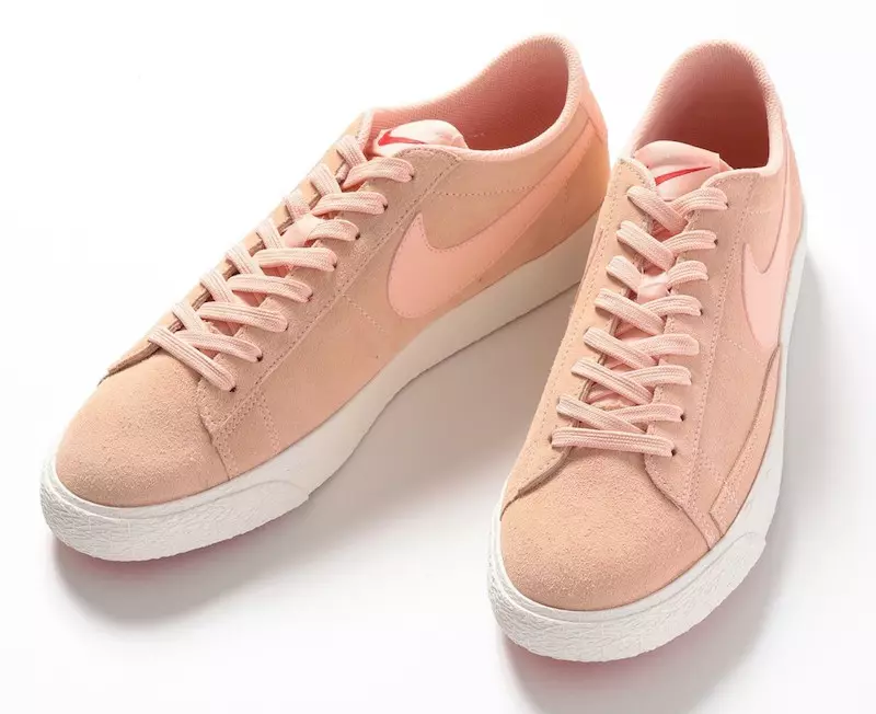 Зебоӣ ва ҶАВОНОН x Nike Blazer Low Pink