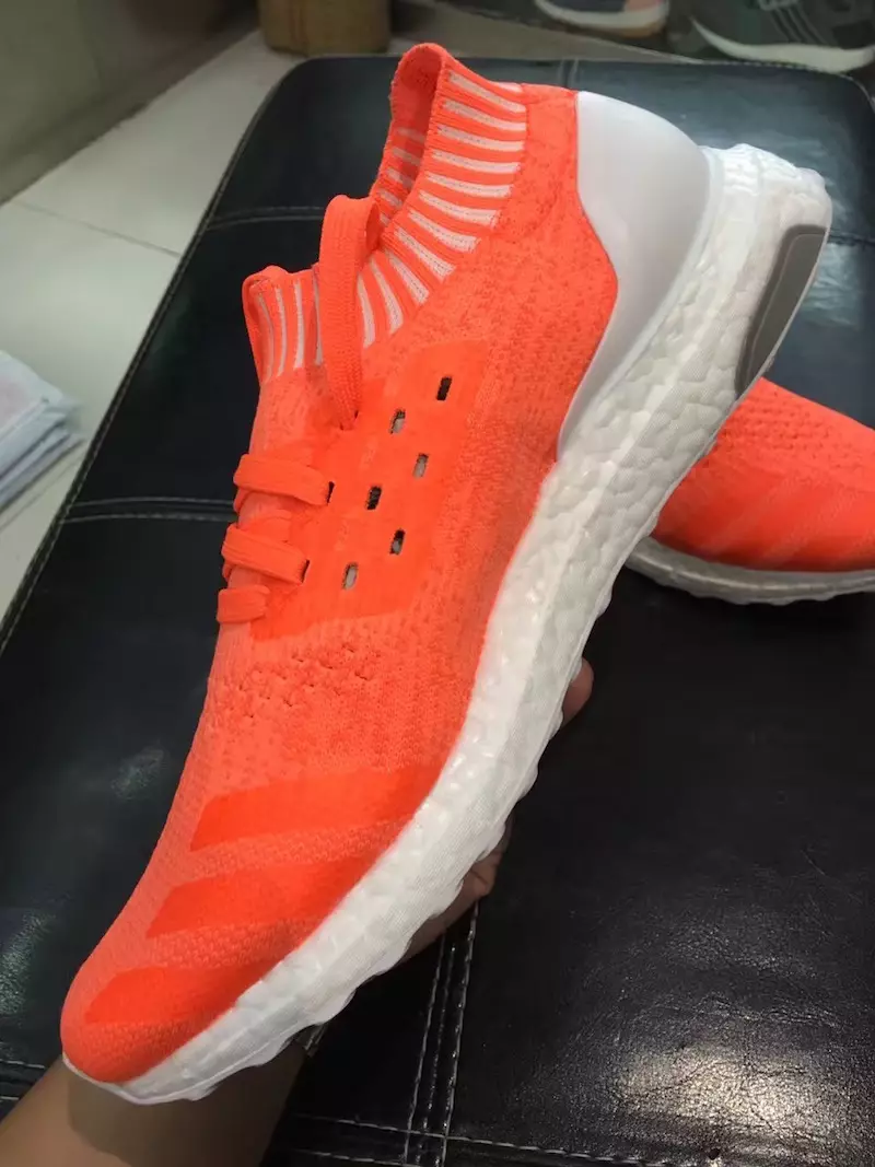 Neartaíonn adidas oráiste Sherbet Samplach Gan Caged