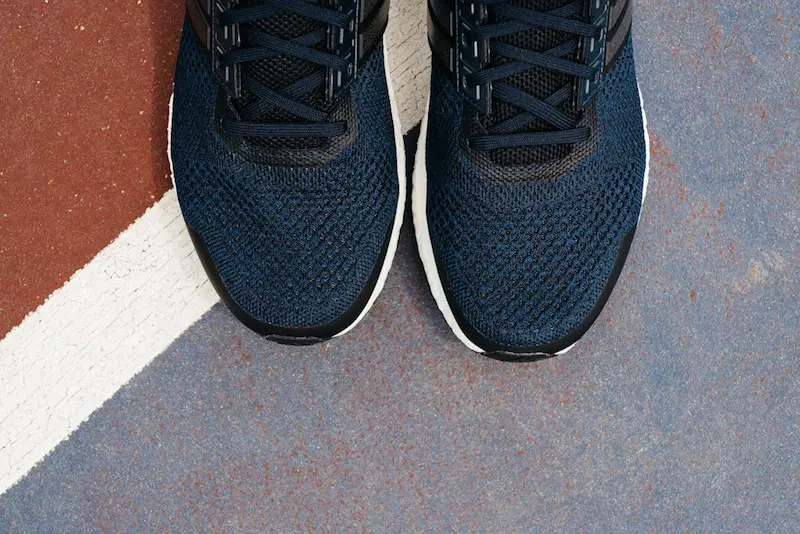 adidas Ultra Boost ST темно-бордовий