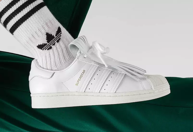 adidas Superstar gedetailleerd met gefranjerde kanten schilden