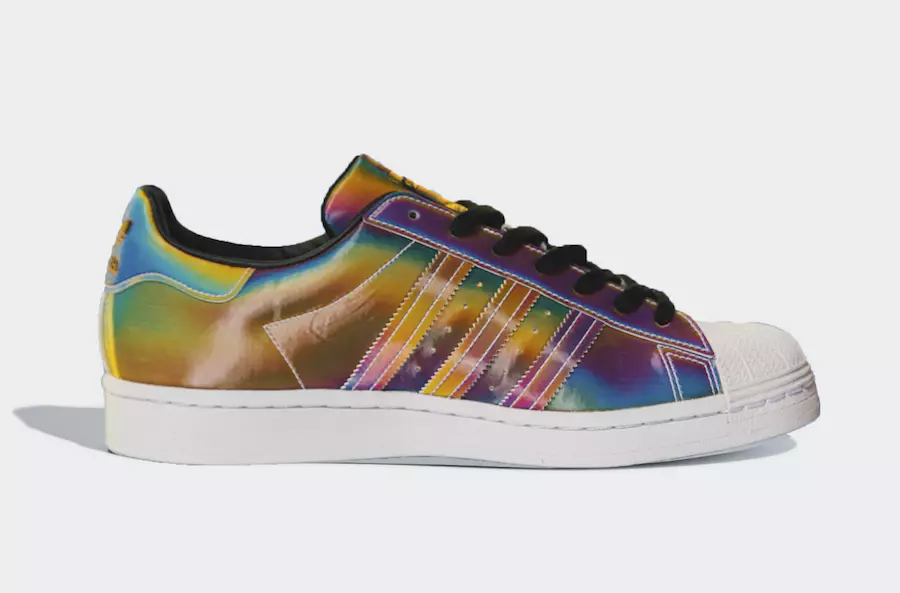 Datum vydání adidas Superstar Iridescent FX7779