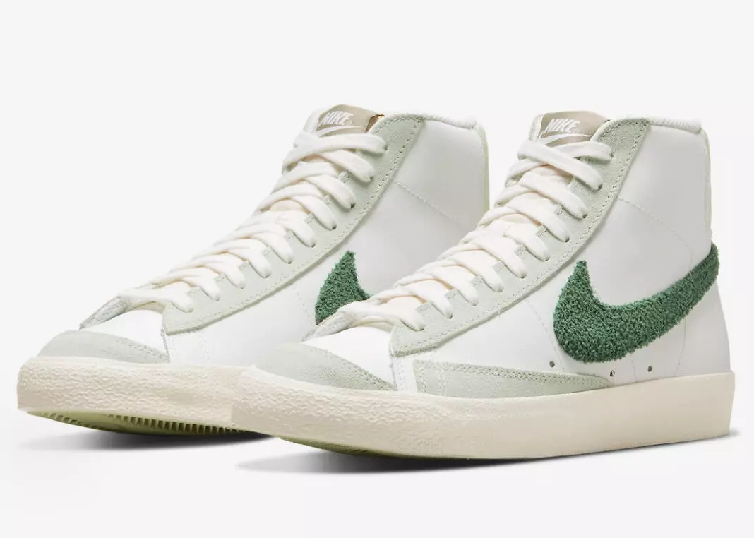 Nike Blazer Mid Chenille Swoosh DX8959-100 Data lansării