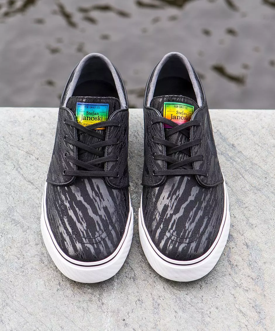 Nike SB Zoom Stefan Janoski Canvas Spree