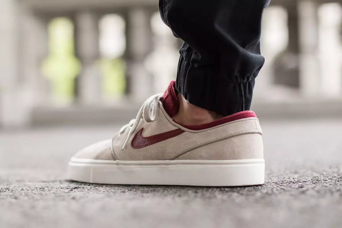 Nike SB Zoom Stefan Janoski SE Pasukan Merah