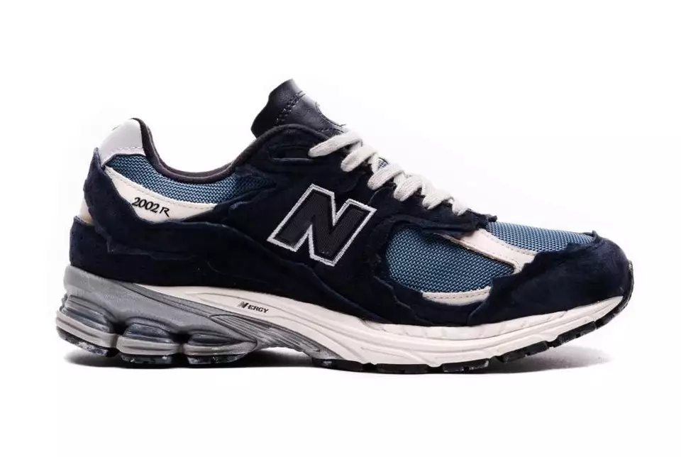 New Balance 2002R rafinēta nākotnes aizsardzība cūku zamšādas tumšās jūras krāsas izlaišanas datums