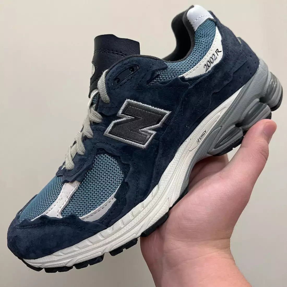 New Balance 2002R Gói bảo vệ được tinh chỉnh trong tương lai 2022 Ngày phát hành