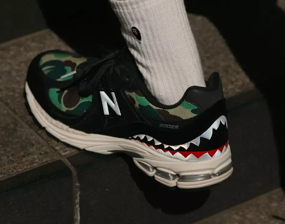 تاریخ انتشار مجموعه BAPE New Balance 2002R