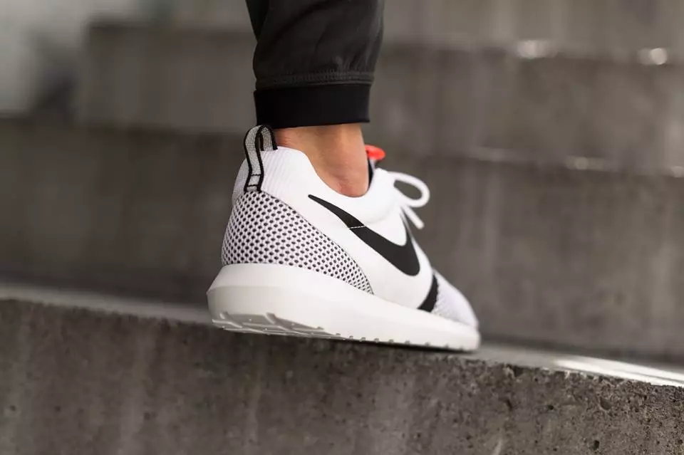 Nike Roshe Run NM Breeze Weiß Schwarz Hot Lava