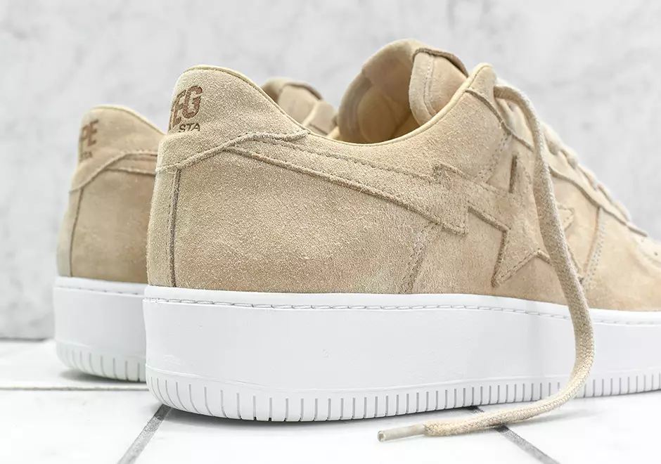 KITH x A Badapa Bapesta KITH-STA Vit sandmocka