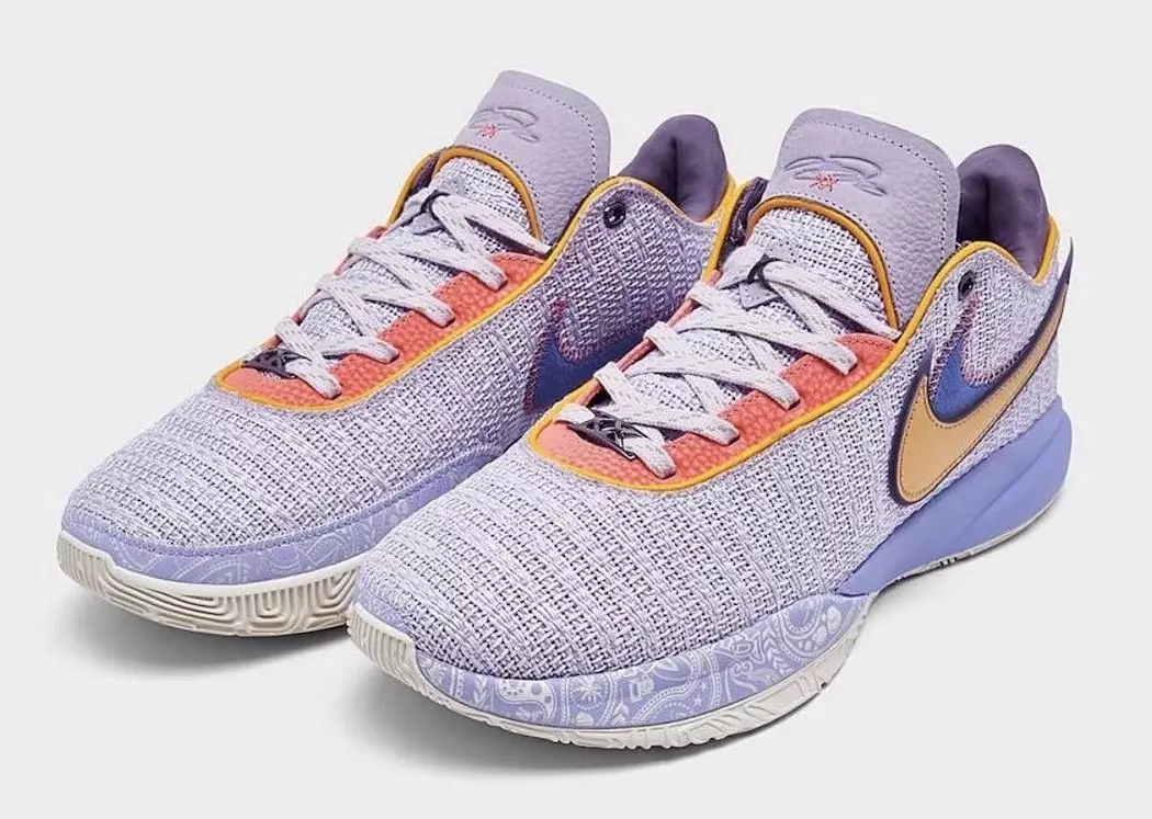 Cái nhìn đầu tiên: Nike LeBron 20 “Violet Frost”