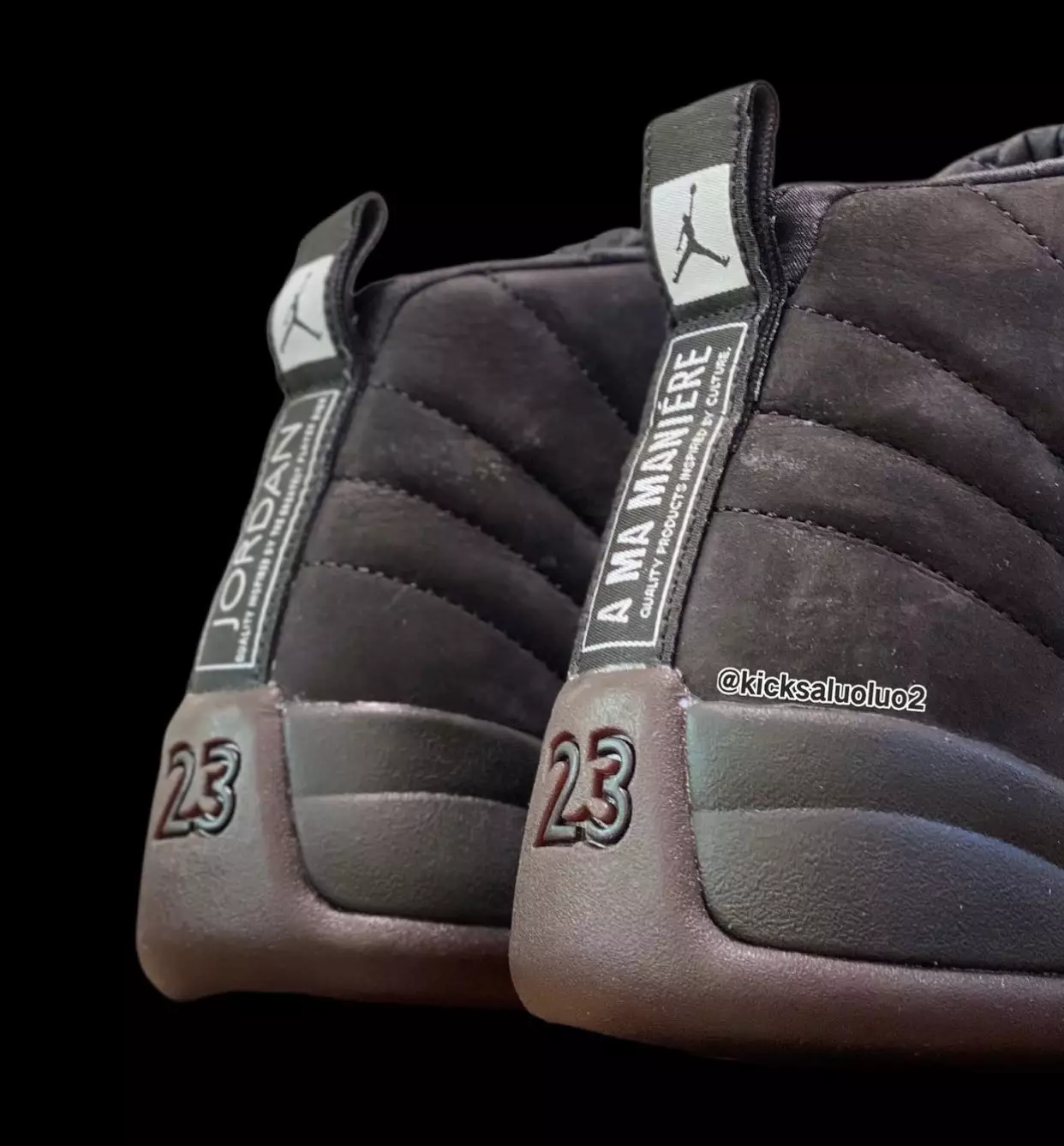 אַ Ma Maniere Air Jordan 12 שווארצע DV6989-001 מעלדונג טאָג