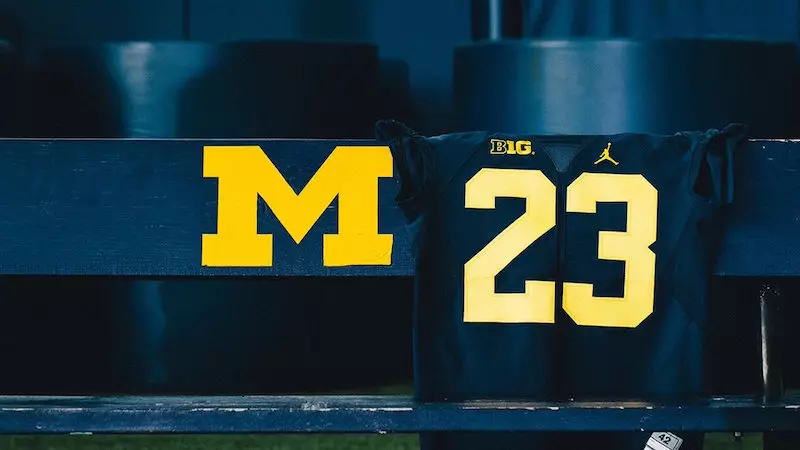 Michigan Yazindua Sare za Kandanda za Air Jordan