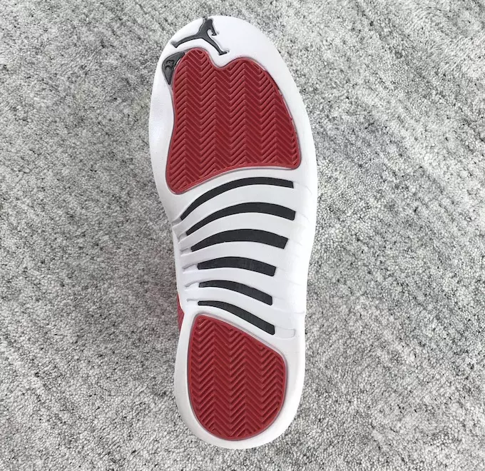 Ginásio Vermelho Branco Air Jordan 12 2016