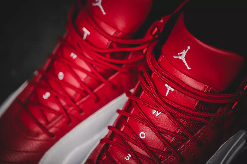 Air Jordan 12 Gym Merah Alternatif Putih Hitam