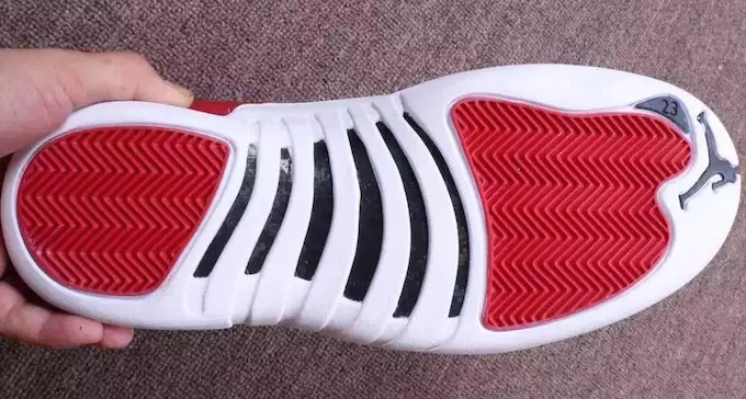 Jõusaal Red White Air Jordan 12 2016