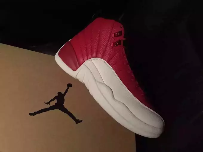 ספּאָרטזאַל Red Air Jordan Retro 12