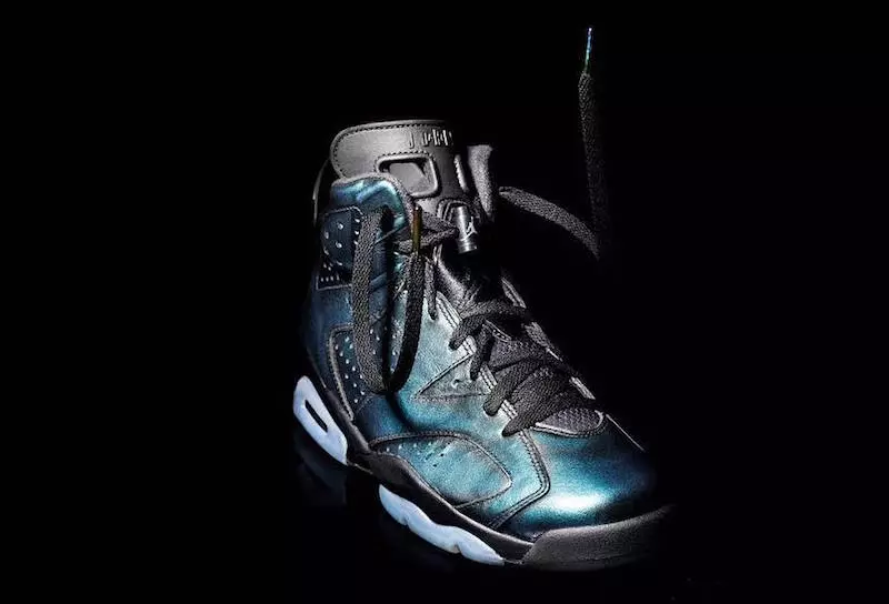 Air Jordan 6 „Chameleon” cu detalii irisate