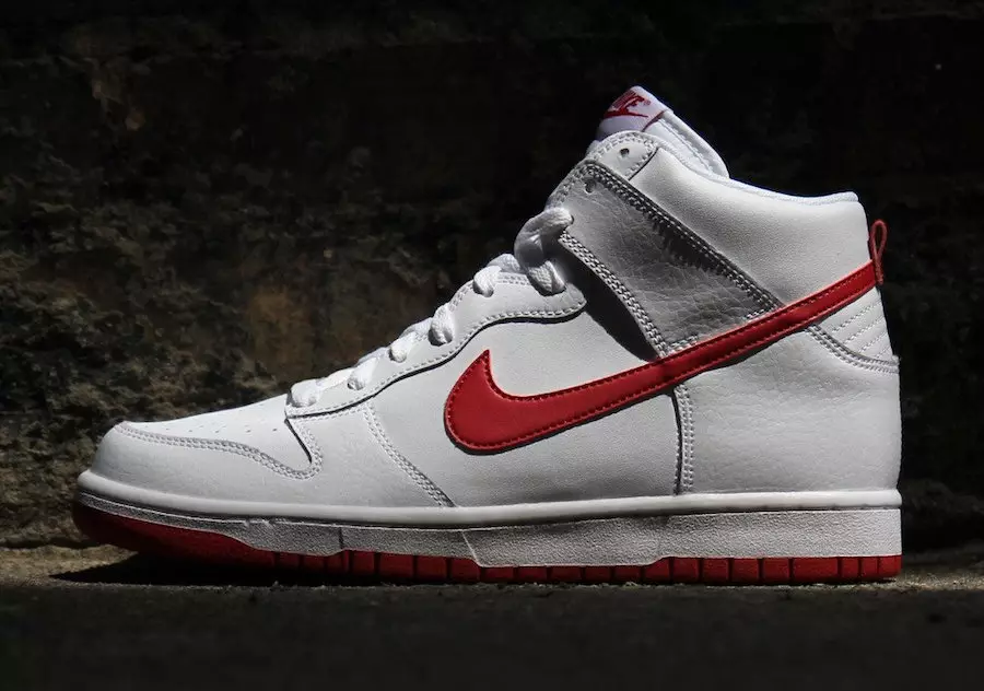 Nike Dunk High Release i hvid og Gym Red