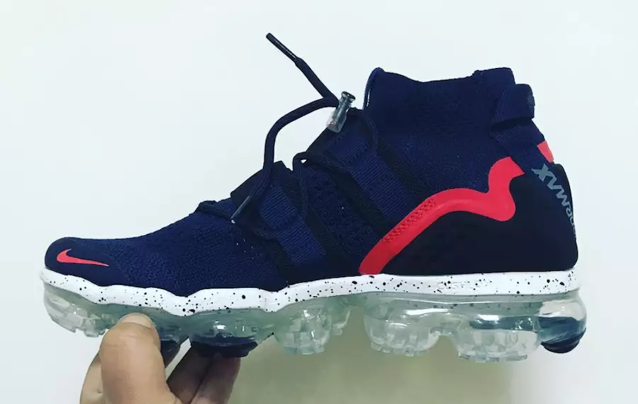 Nike Air VaporMax Mid သည် Navy Blue နှင့် Red