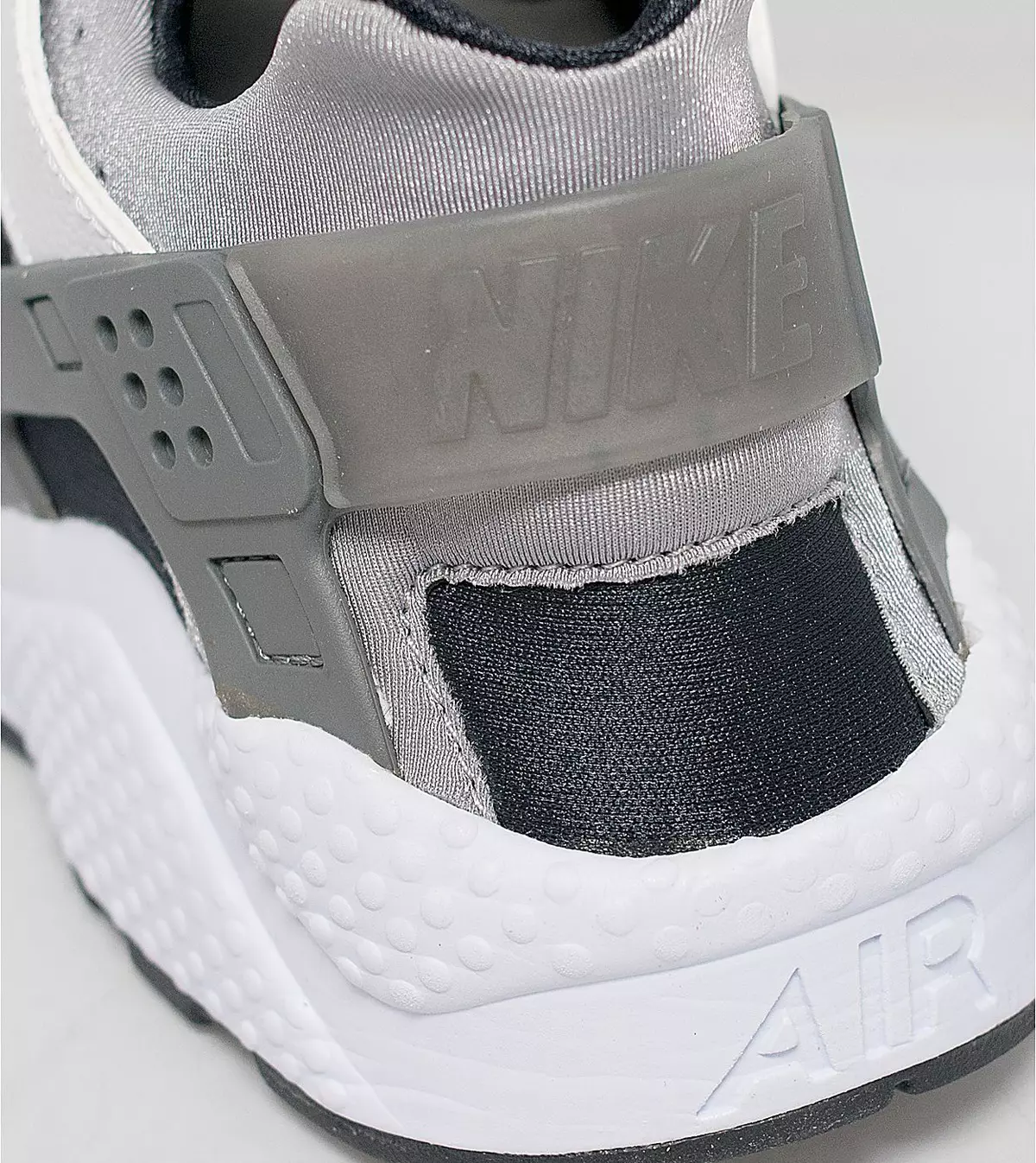 Nike-Air-Huarache-бело-волк-сиво-црно-4