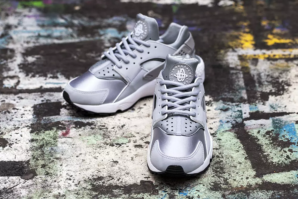 Nike-Air-Huarache-Wolf-Gris-2