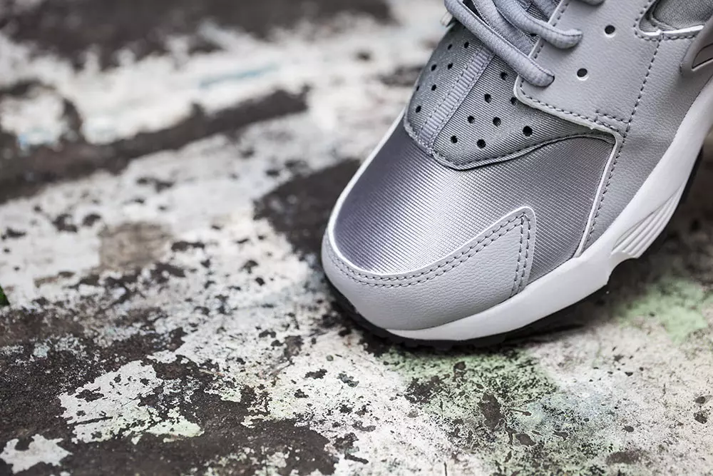 nike-air-huarache-lobo-gris-3