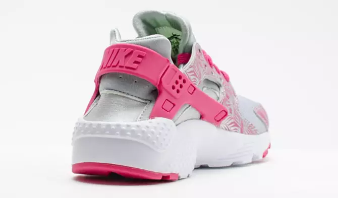 nike-air-huarache-run-print-bloemen-3