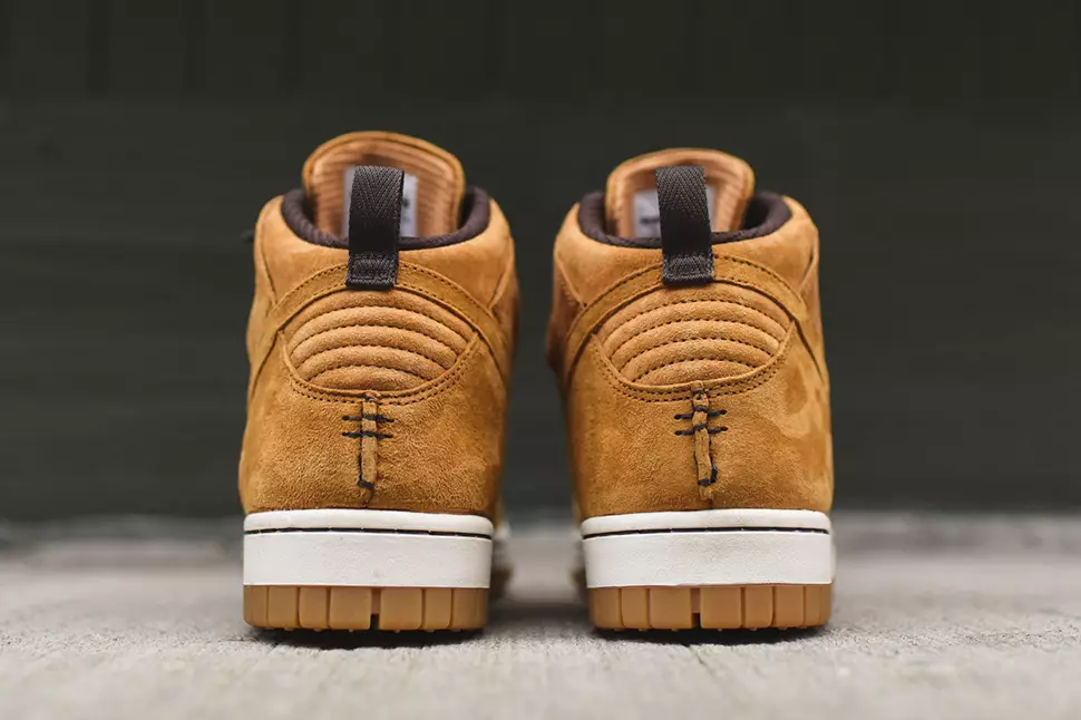 Nike Dunk Comfort SneakerBoot Wheat