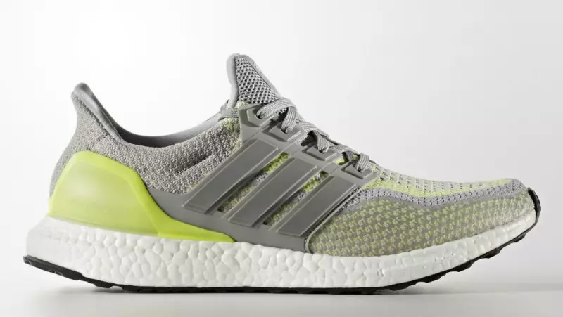 Adidas Treisiú Ultra Glow sa Dorchadas