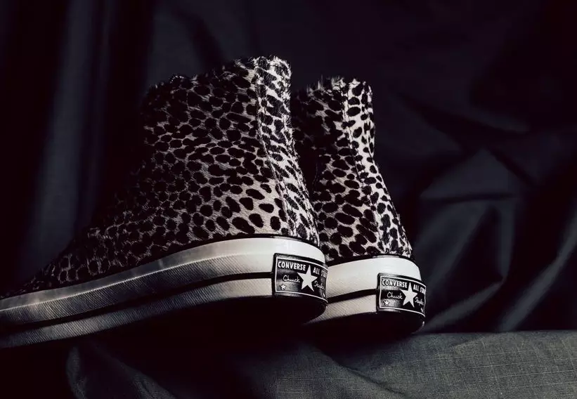 Comhrá a dhéanamh le Chuck Taylor Cheetah