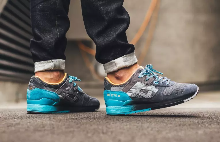 Slam Jam ASICS Gel Lyte III ခြေထောက်ပေါ်