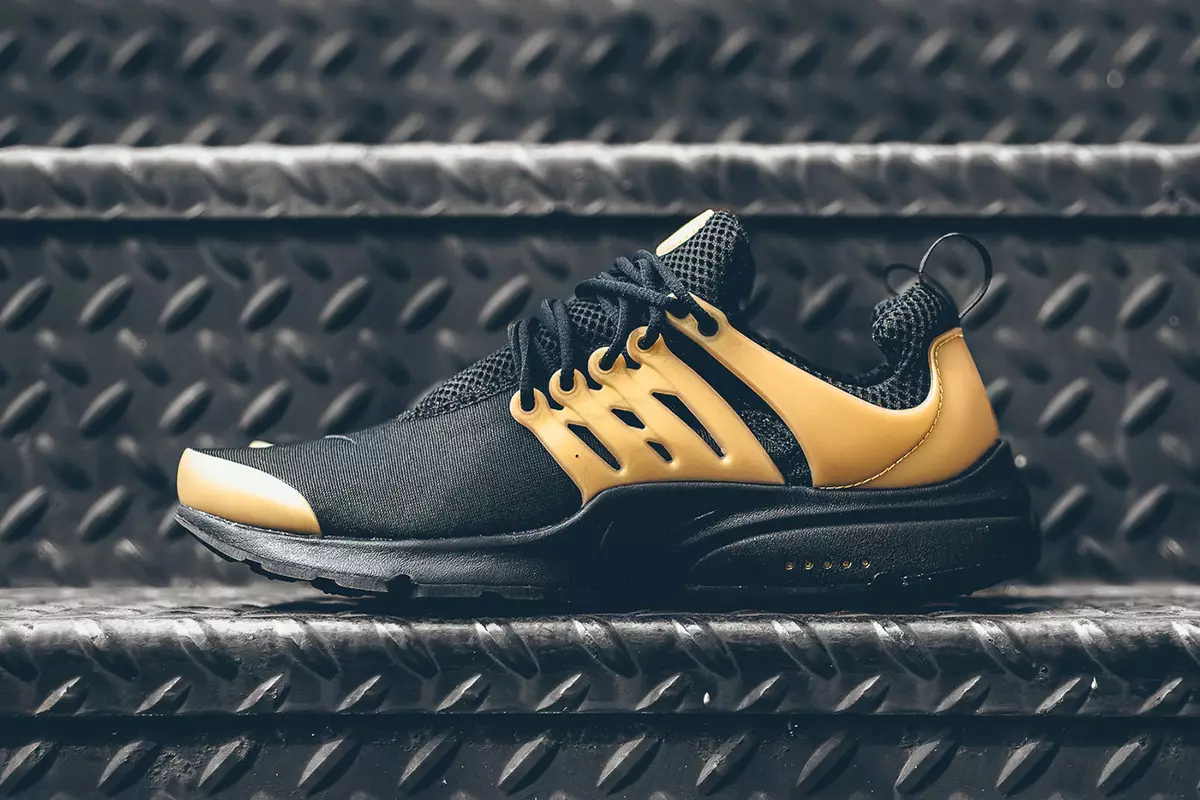 Nike Air Presto Essential Black Metallic Gold