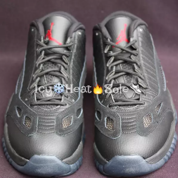 Air Jordan Retro 11 Low IE ဒိုင်လူကြီး Black True Red