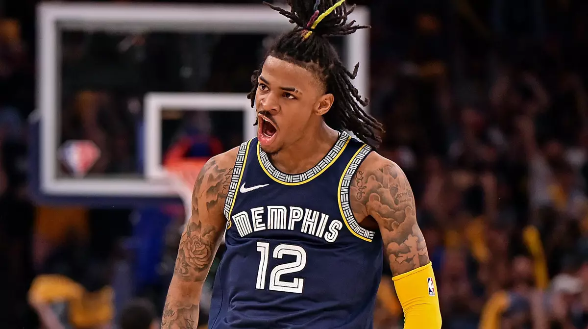 Ja Morant o'zining Nike imzo poyabzalini oladi