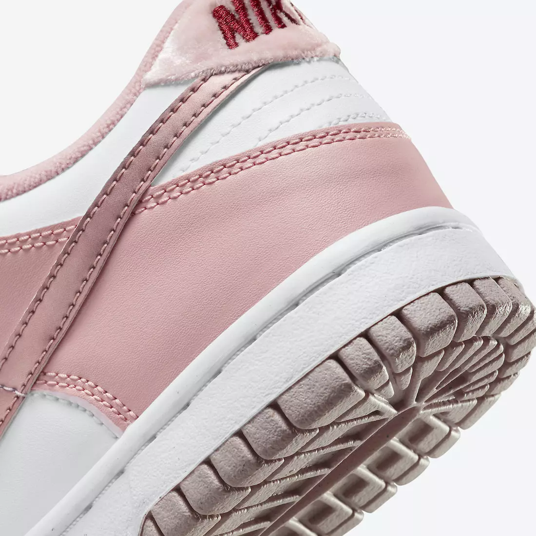 تاریخ انتشار Nike Dunk Low GS Pink Velvet DO6485-600