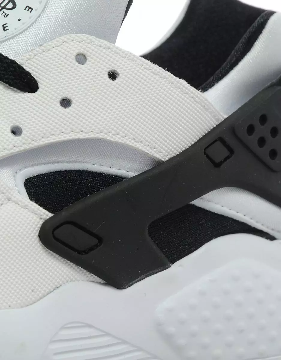 nike-air-huarache-gs-white-black-2