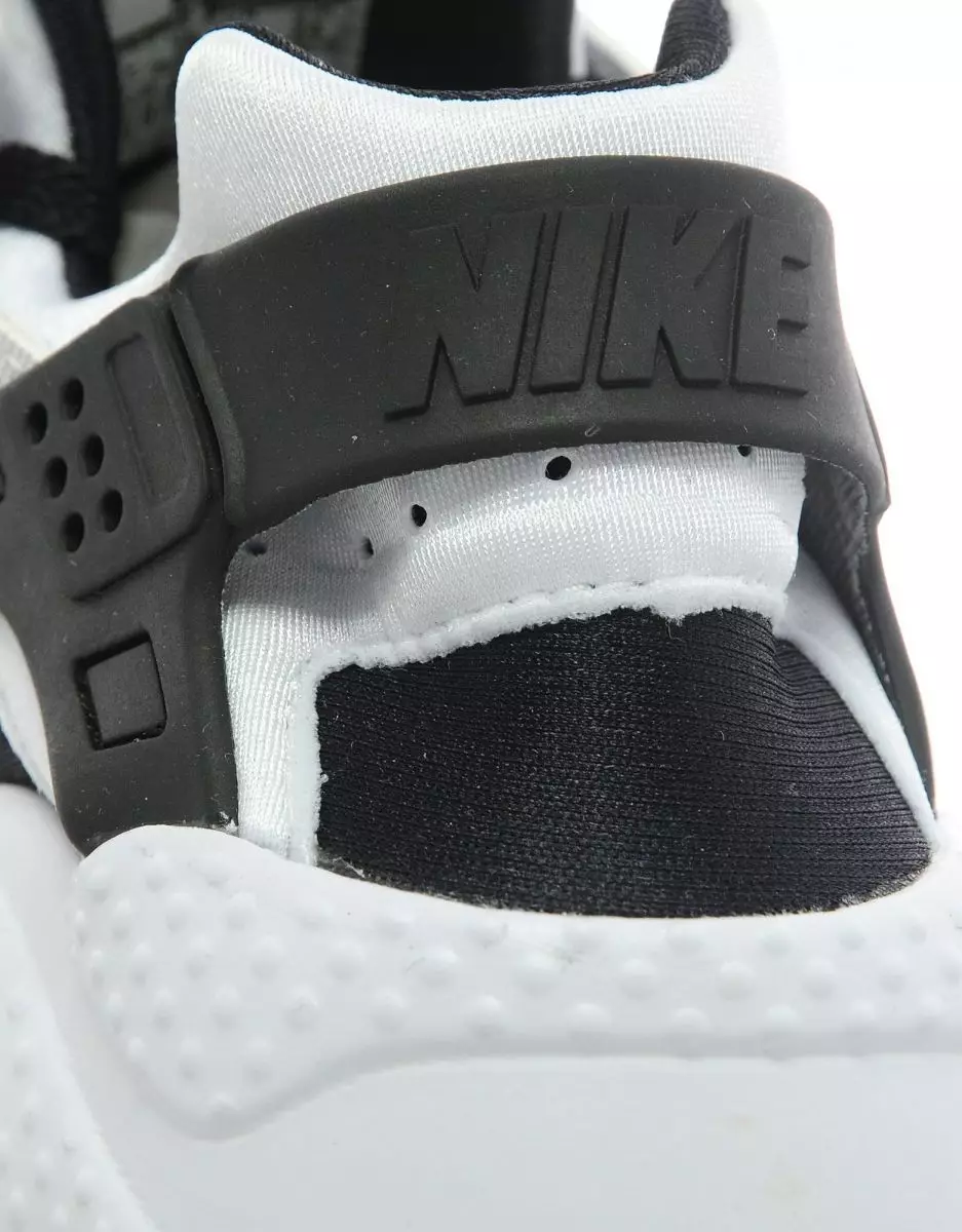 nike-air-huarache-gs-white-black-3