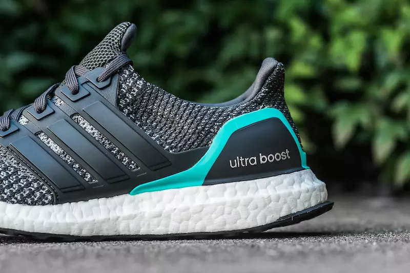 adidas Ultra Boost Shock Mint