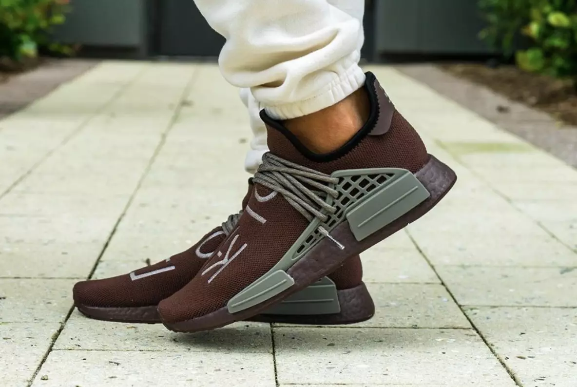 Pharrell adidas NMD Hu Chocolate GY0090 Date de sortie sur les pieds