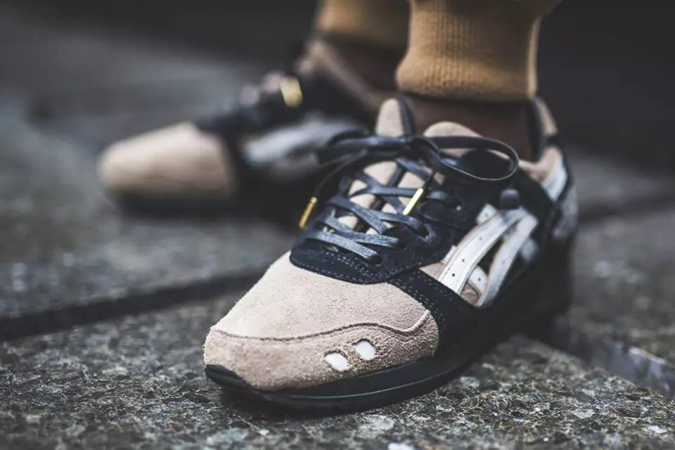 An Aghaidh Thuaidh x ASICS Glóthach Lyte III Saincheaptha