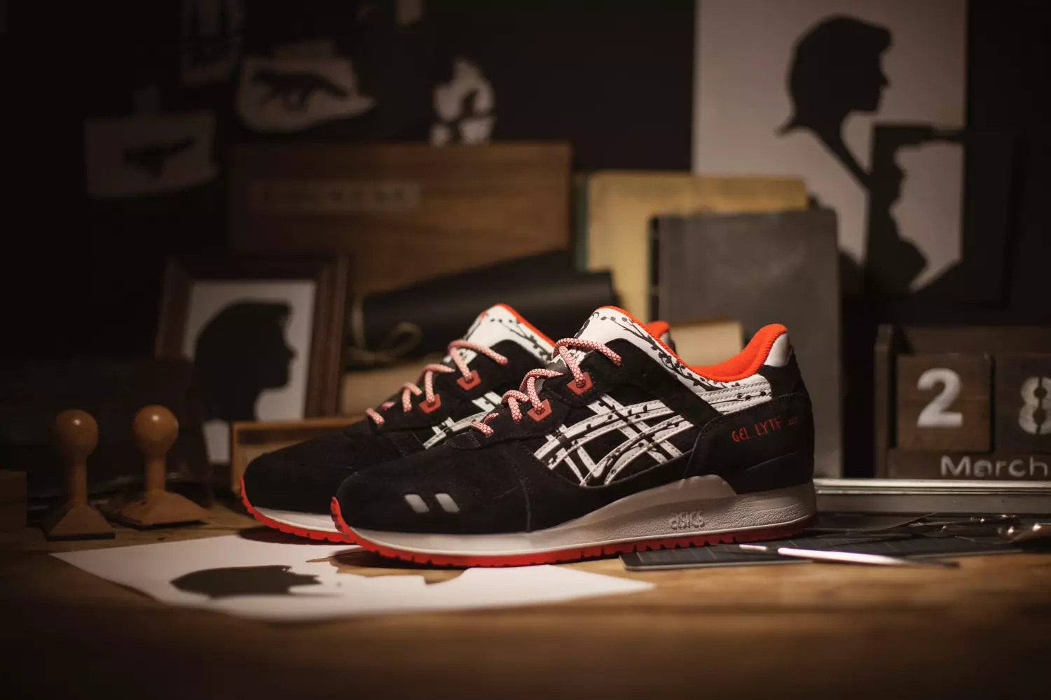 Titolo x ASICS Gel Lyte III Papierschnitt