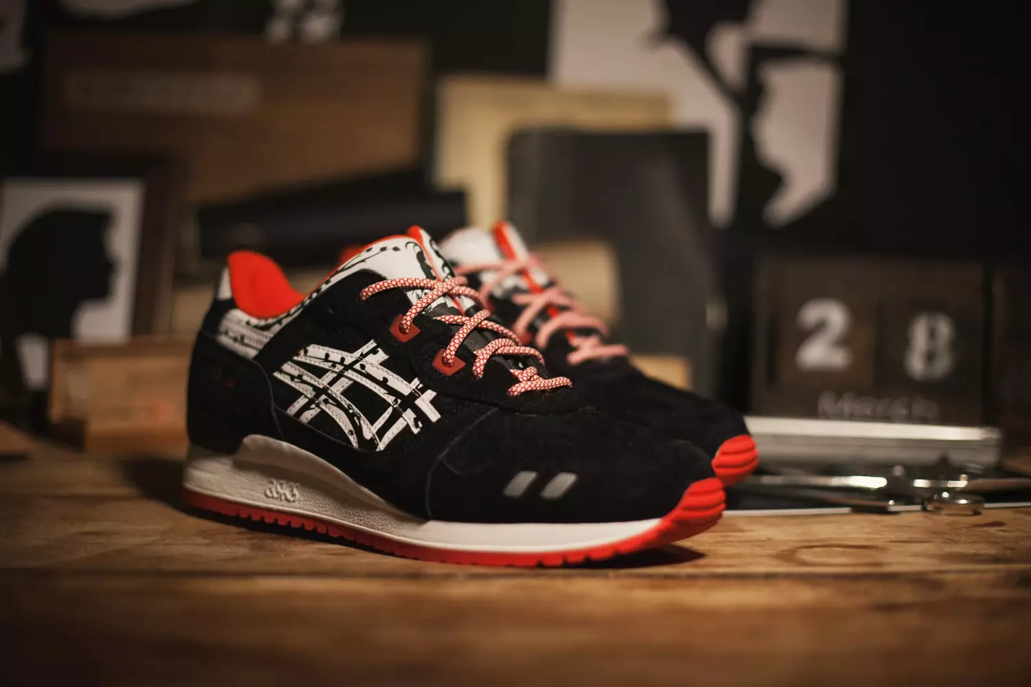 Titolo x ASICS Gel Lyte III 페이퍼컷