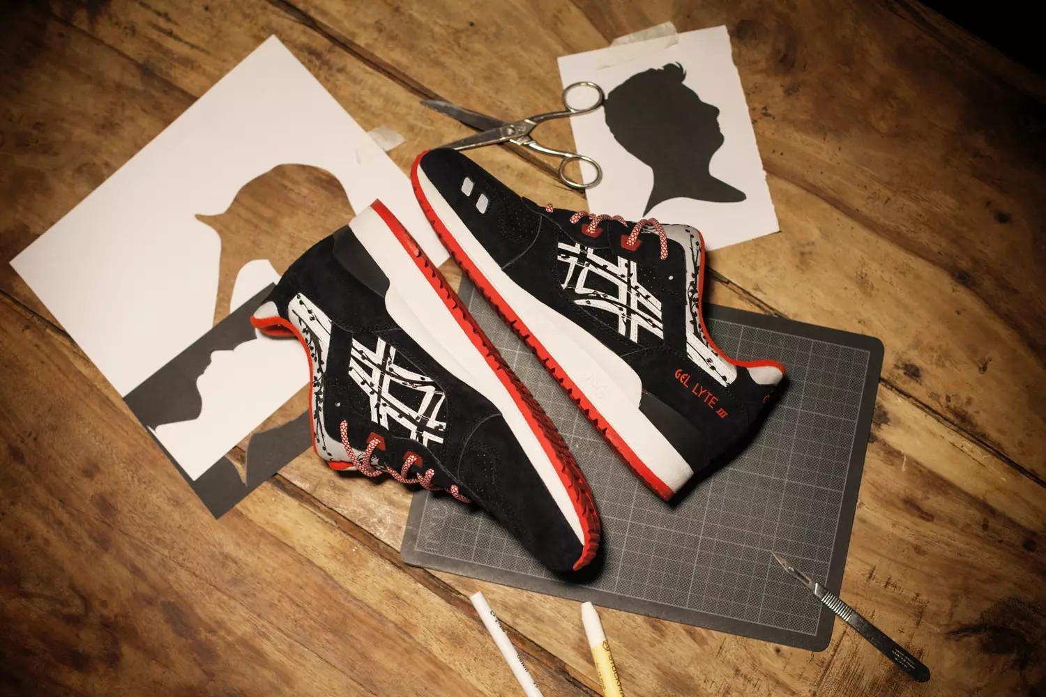 Titolo x ASICS Gel Lyte III ペーパーカット